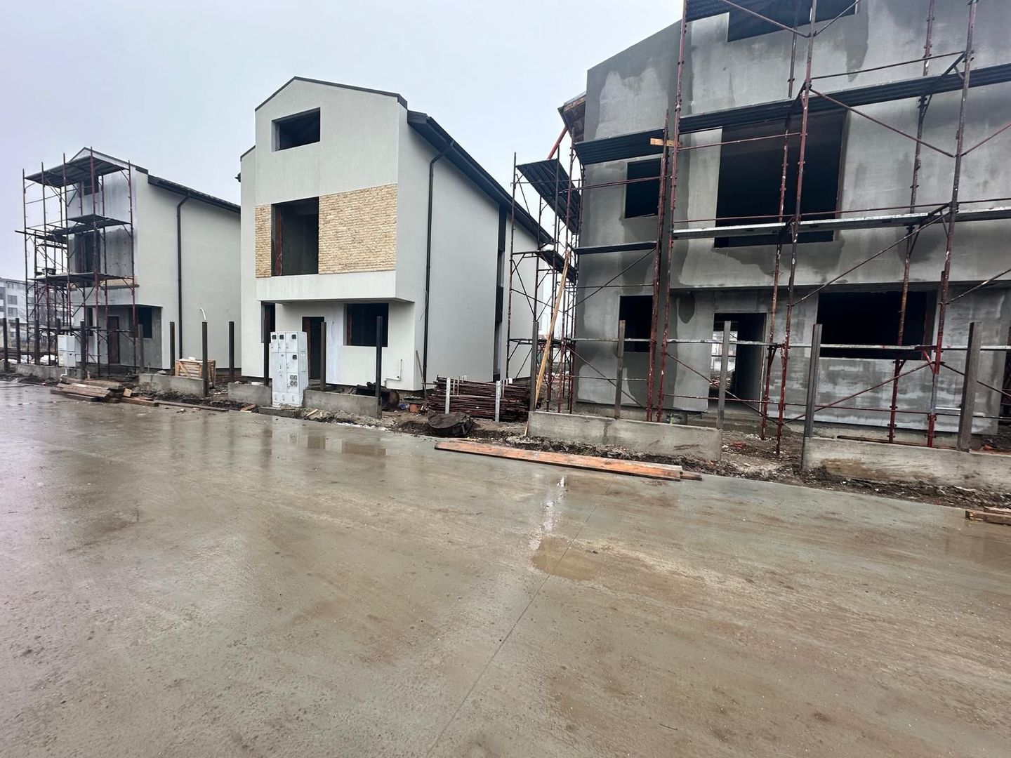 CASA INDIVIDUALA, 4 CAMERE, TOATE UTILITATILE, TEREN 300 MP, COMIS 0% - Poză 2