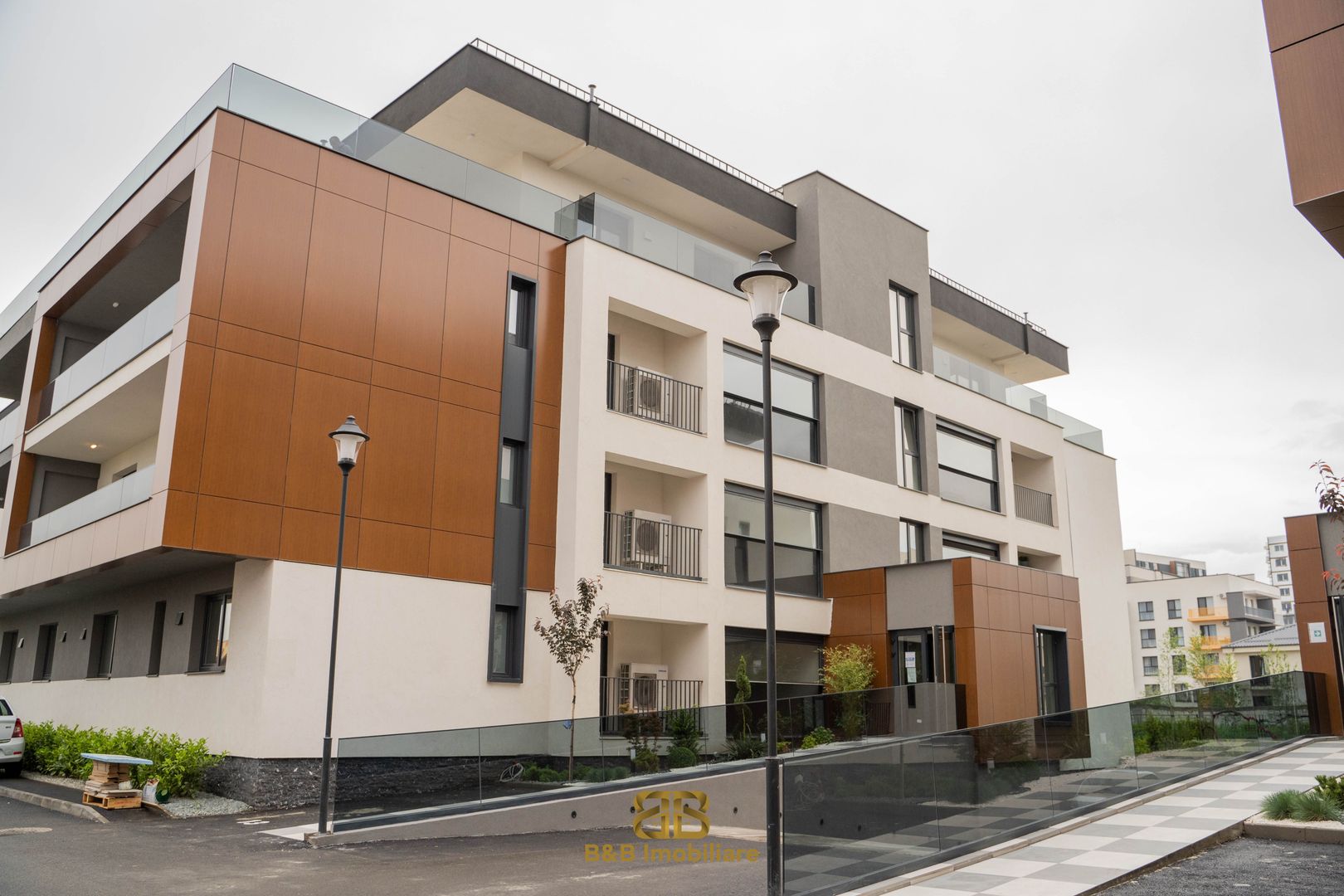 3 camere finalizat - pompa de caldura- panouri solare - Poză 1