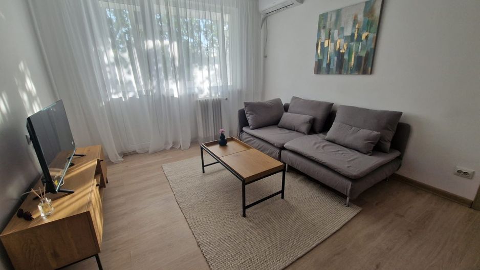 APARTAMENT 3 CAMERE 1 MAI | METROU - Poză 2