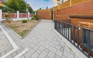 Apartament 2 camere cu 2 băi, 2 locuri de parcare si curte - Poză 19