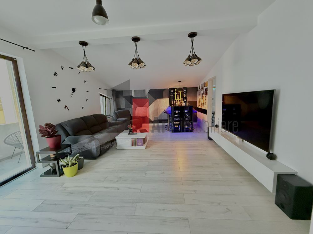 Vand Apartament 3 camere Parcare inclusa Militari - Poză 1