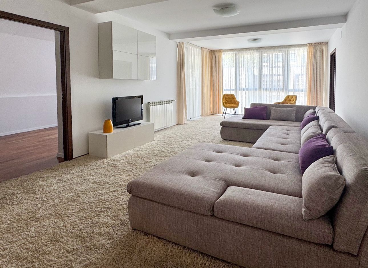 Chirie | Apartament 3 camere 140 mp | Parcare & Boxă incluse - Poză 1