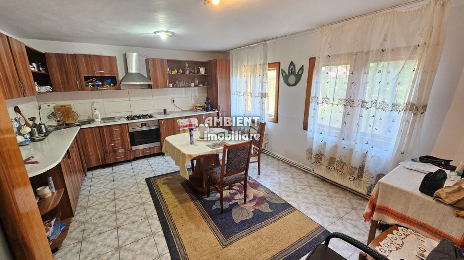 DE VANZARE sau INCHIRIERE - VILA P+1E, teren 415 mp, zona ANA IPATESCU; - Poză 3