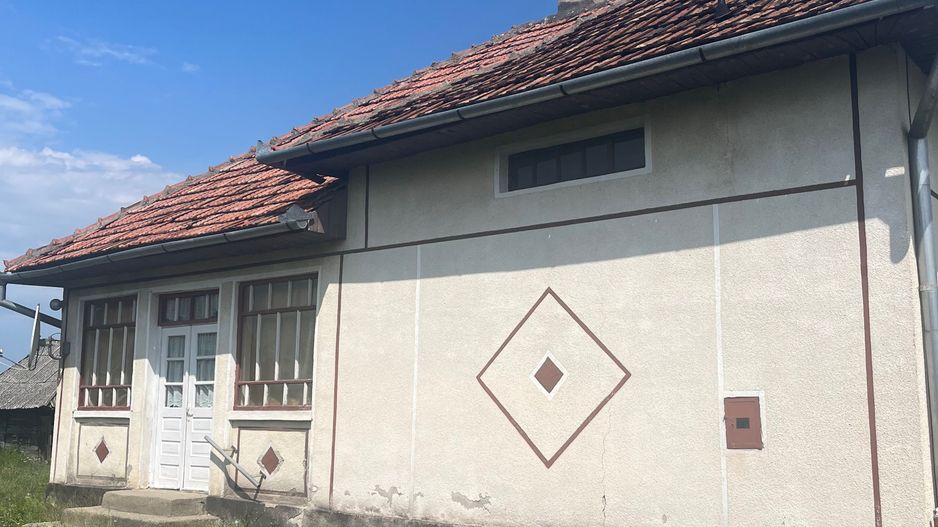 Casă de vânzare localitatea Măriuș - Poză 1