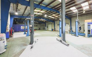 Reprezentanță auto de vânzare – Arad, Zona Industrială Micalaca Est - Poză 11