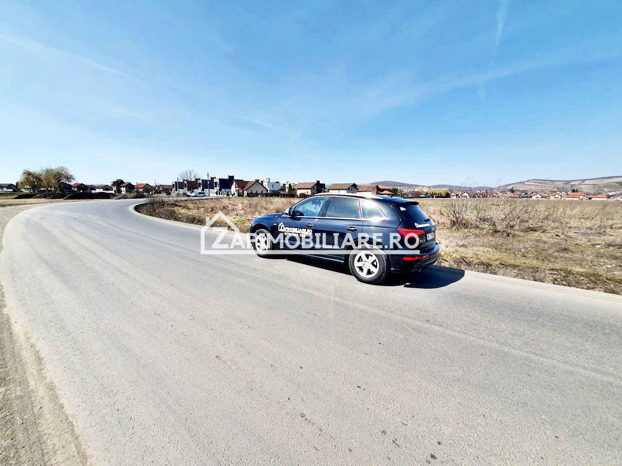 Teren 27.000 mp.deschidere la 2 drumuri ,75 euro mp. - Poză 1