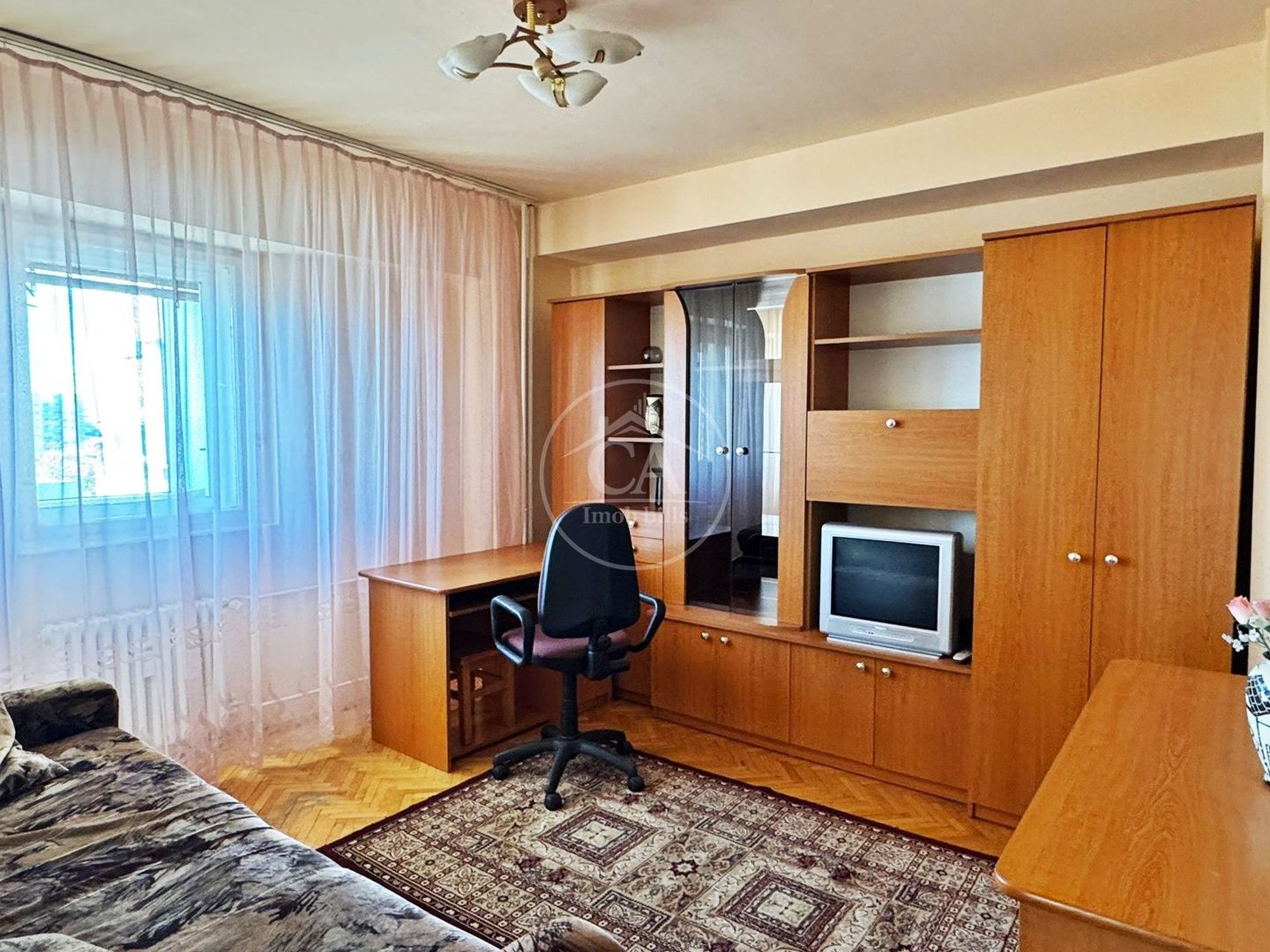 Apartament de închiriat cu 4 camere în zona Decebal, Oradea - Poză 4