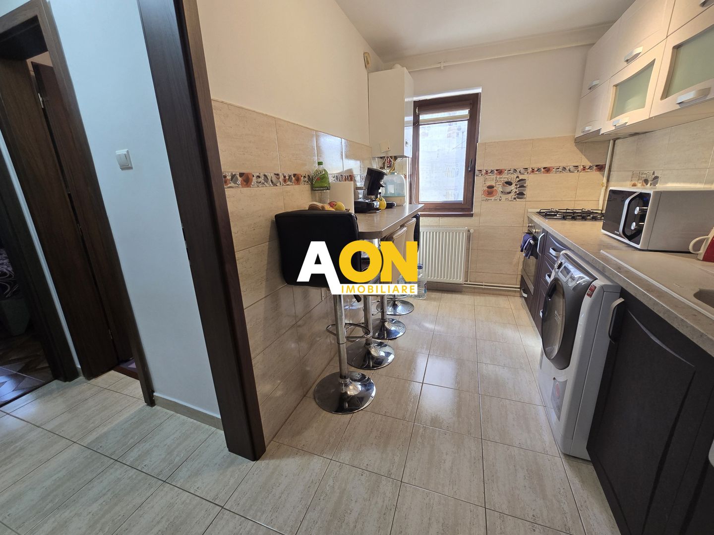Apartament 2 Camere, Etaj 1, Zona Cetate, Complet Renovat si Utilat - Poză 10