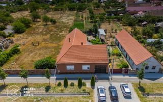 Casa foarte spatioasa cu gradina si gospodarie, Santana - Poză 2