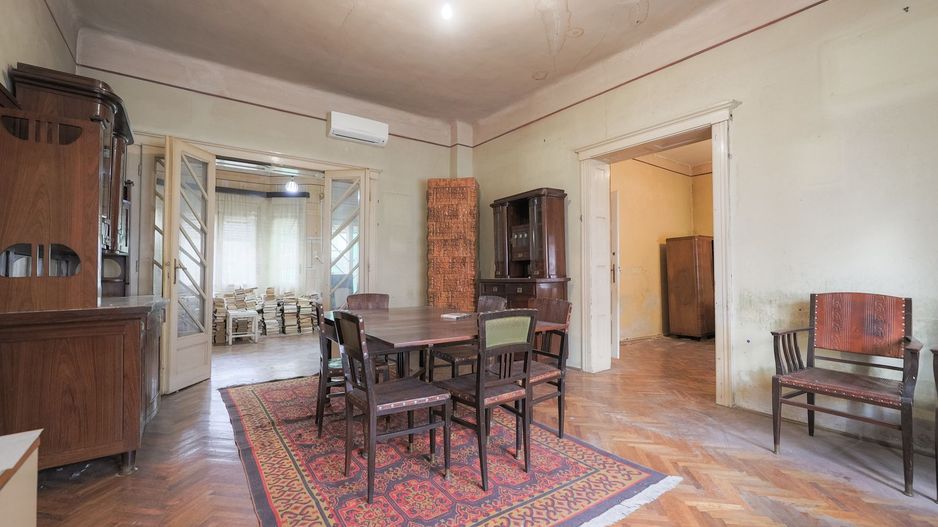 VILĂ INTERBELICĂ CU TEREN GENEROS ȘI SPAȚIU COMERCIAL . VÂRFUL CU DOR - Poză 5