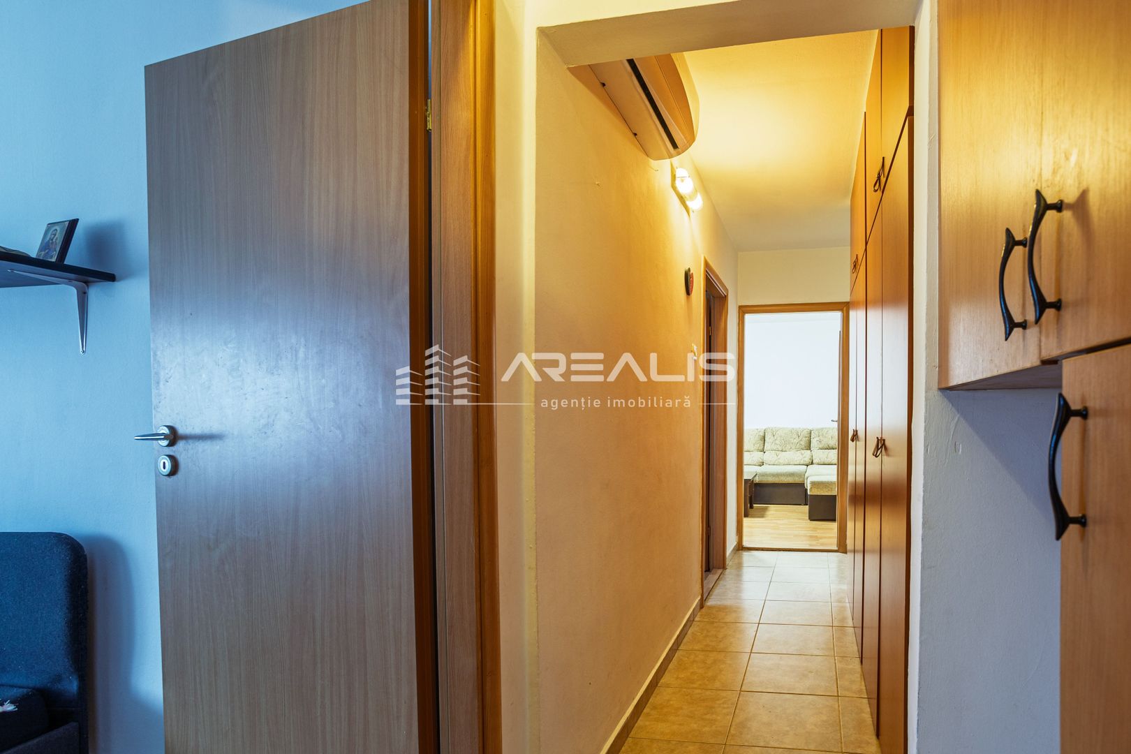 De închiriat -Apartament 3 camere, decomandat, zonă centrală - Poză 13