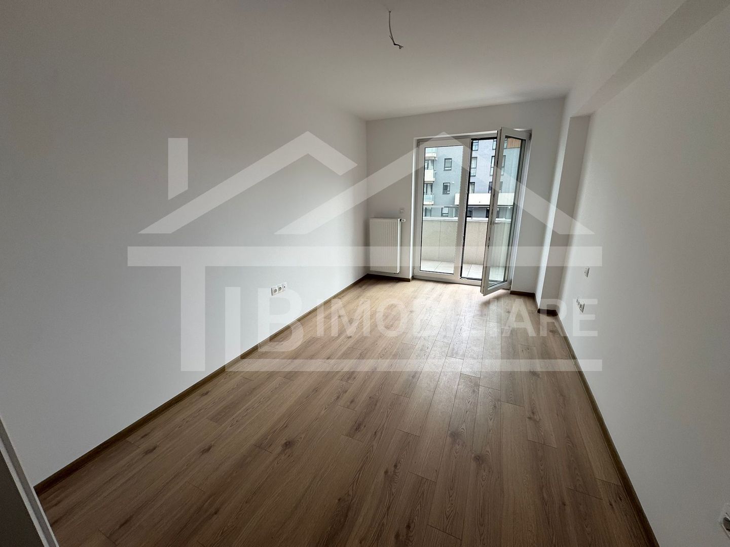 Apartament cu 3 camere, 80mp, parcare, boxa, Zona Maurer - Poză 3