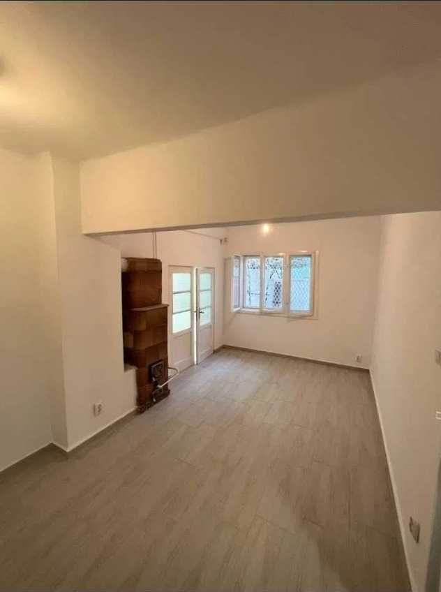 Casa cu garaj, individuala, langa metrou, intersectia Piata Muncii - Poză 8