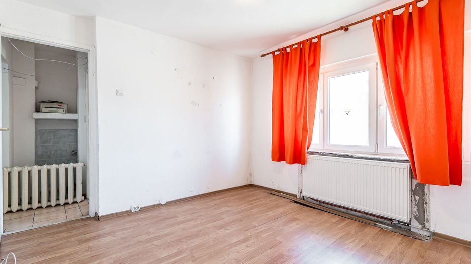 VANDUT! Apartament 2 camere, decomandat | Str Banul Maracine - Poză 3