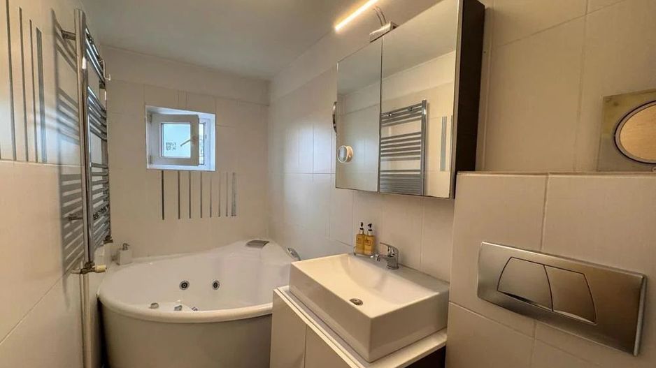 APARTAMENT DE LUX  & LOC PARCARE & BOXA  BLOC 1990 CENTRALA PROPRIE 13 SEPT - Poză 7