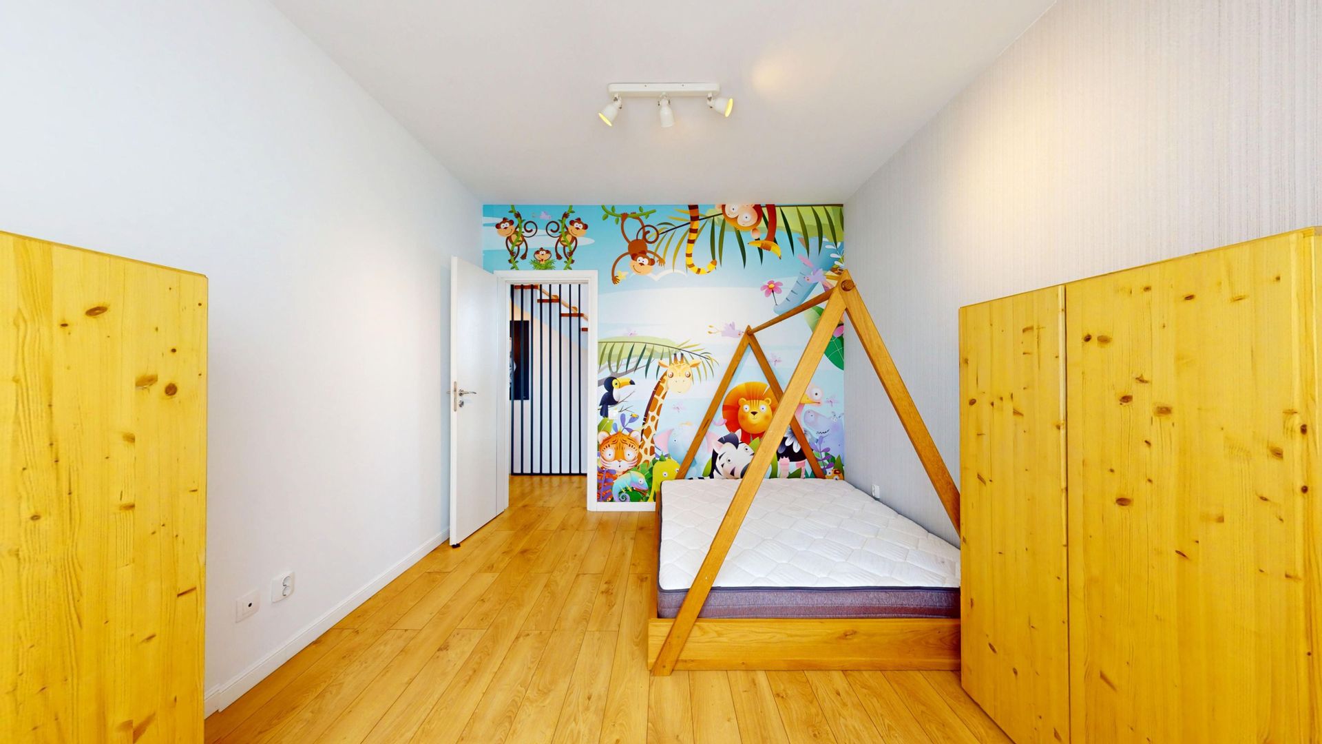 Popesti-Leordeni central vila individuala 130m utili curte 200 mp - Poză 13