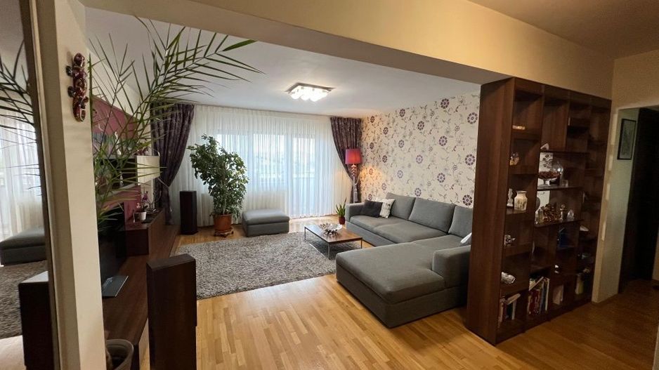 De vanzare Apartament 3 camere Eroii Revolutiei, Oraselul Copiilor - Poză 1