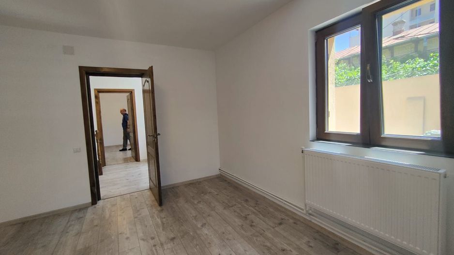 Închiriere Vilă 4 Camere | P+1 | Banu Manta - Pasaj Basarab | 5 minute de Metrou - Poză 9