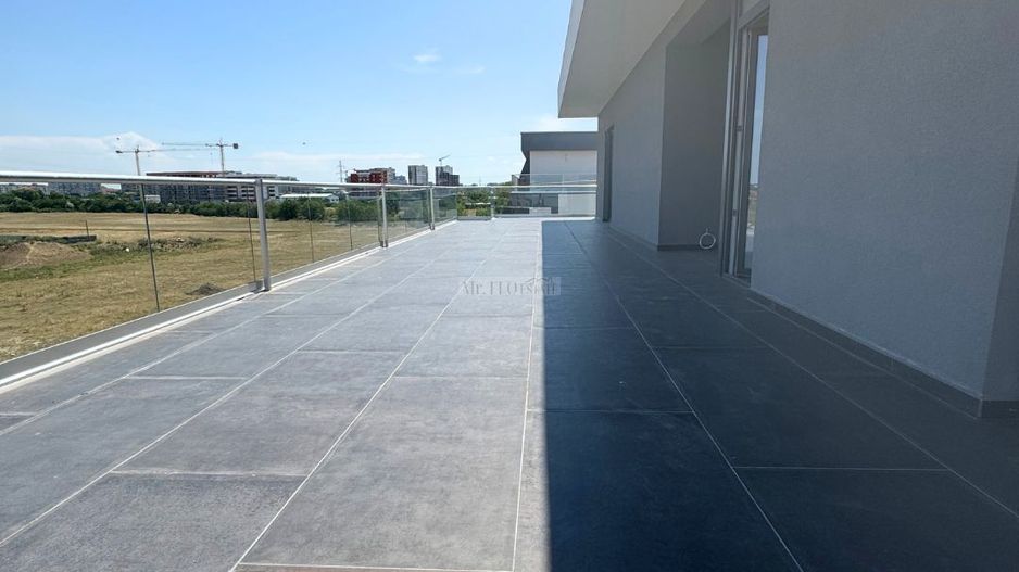 Penthouse spațioas și modern, cu terasă panoramică - Torontalului - Poză 2