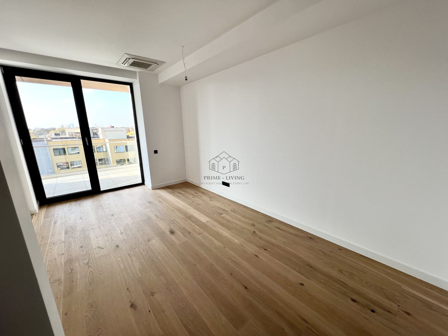 APARTAMENT DEOSEBIT CU 3 CAMERE LA VANZARE CU VEDERE LA LAC - Poză 12