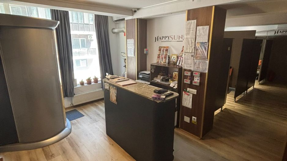 AFACERE DE VANZARE - HAPPY SUN, SALON DE BRONZARE, COMISION 0% - Poză 2