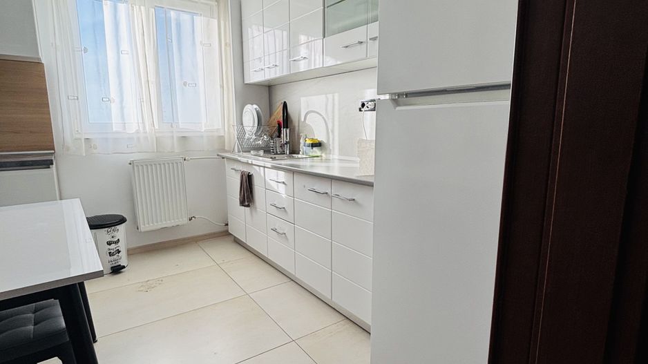 Apartament cu 3 camere, decomandat, Rogerius - Poză 2