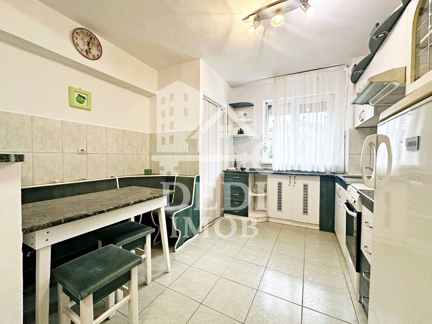 Apartament cu 3 camere de inchiriat zona Bulevardul Dacia, Oradea - Poză 8