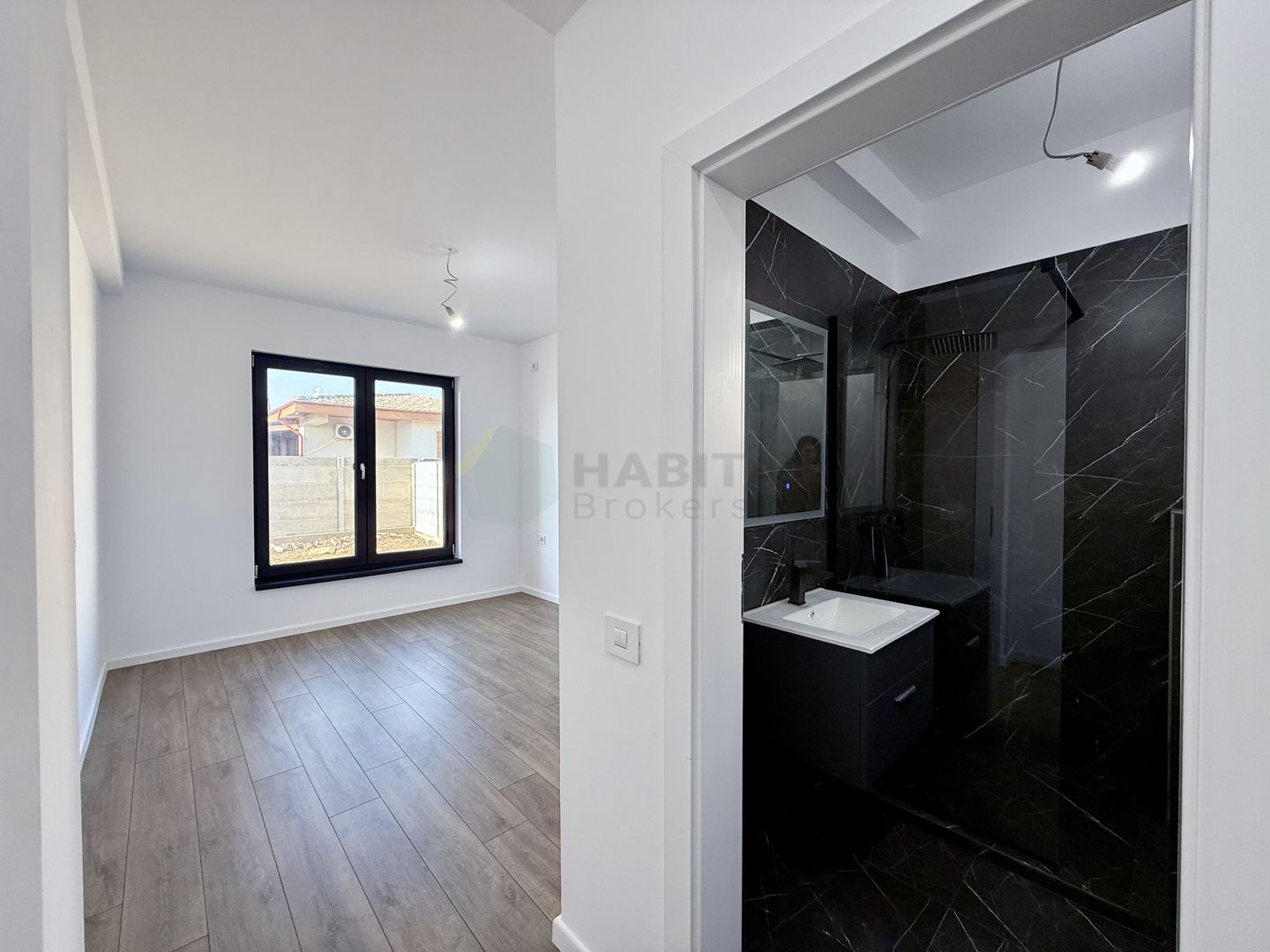 Casa individuala 4 camere Tunari-Lacul Pasarea - Poză 2