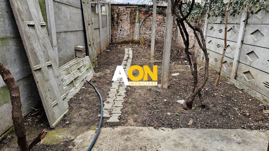 Casa de locuit si spatiu comercial, Cetate - Poză 2