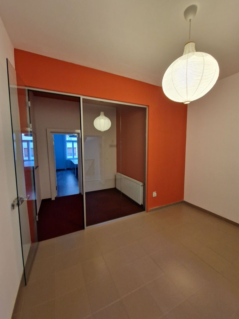 Imobil D+P+1E - 14 camere - Poză 1
