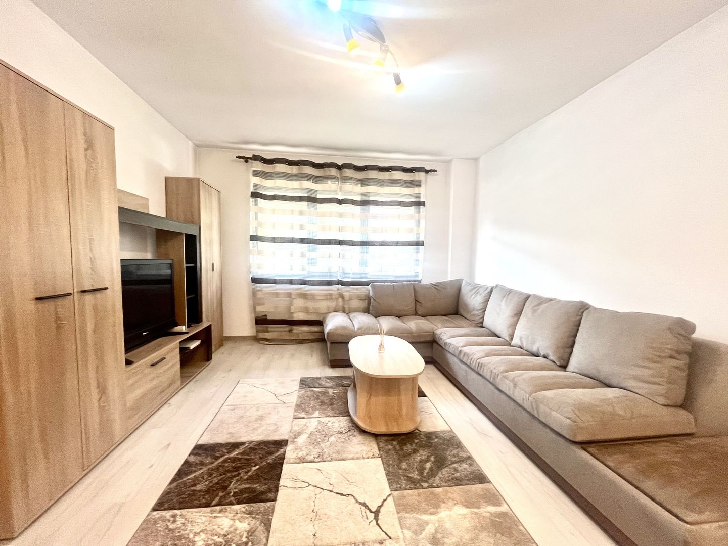 Apartament 3 camere, modern si spațios, zona Centrala- Take Ionescu - Poză 1