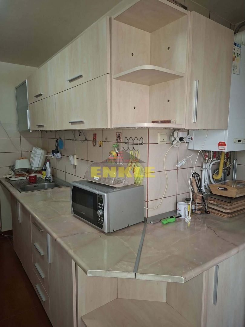 De inchiriat apartament cu 3 camere, zona Bulevard - Poză 3