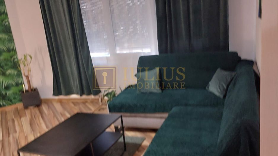 Parter inalt,  centrală proprie- in spate la Hotel Strelitia - Poză 6