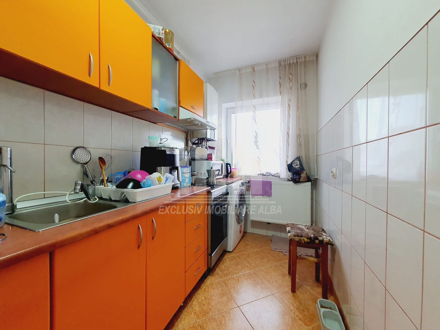 Apartament cu 4 camere de vanzare, Cetate - Poză 3