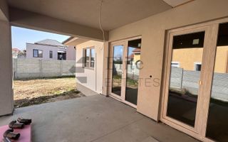 Casă de vânzare cu 4 camere în Sânmartin, Bihor - Poză 8