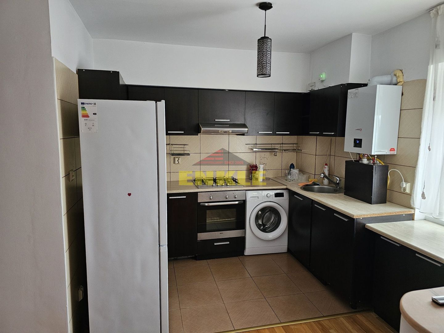 De închiriat apartament 3 camere – zona Piața Mare - Poză 4