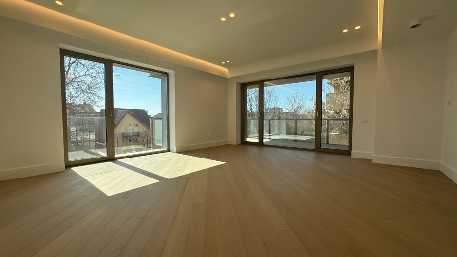 3 CAMERE || CORTINA 126 || EROUIANCU NICOLAE - Poză 1