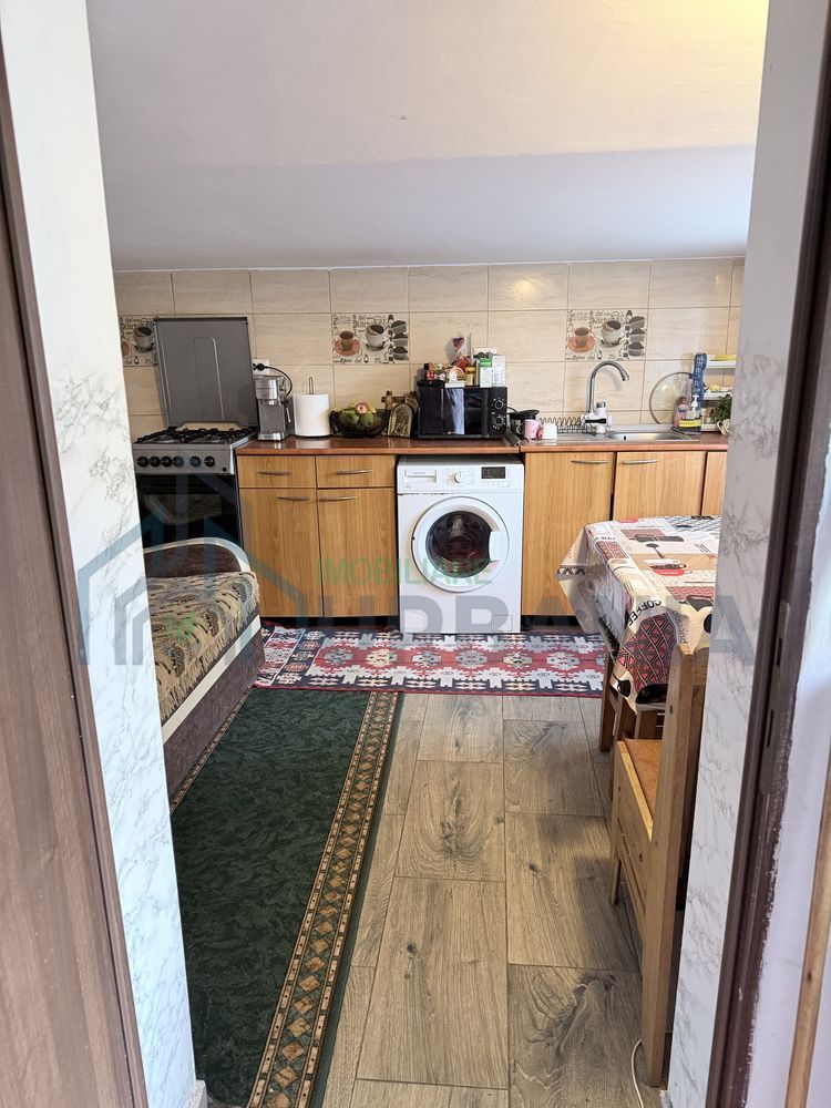 Casă de vânzare în Strunga, județul Iași - 2 camere, teren 1756 mp - Poză 4