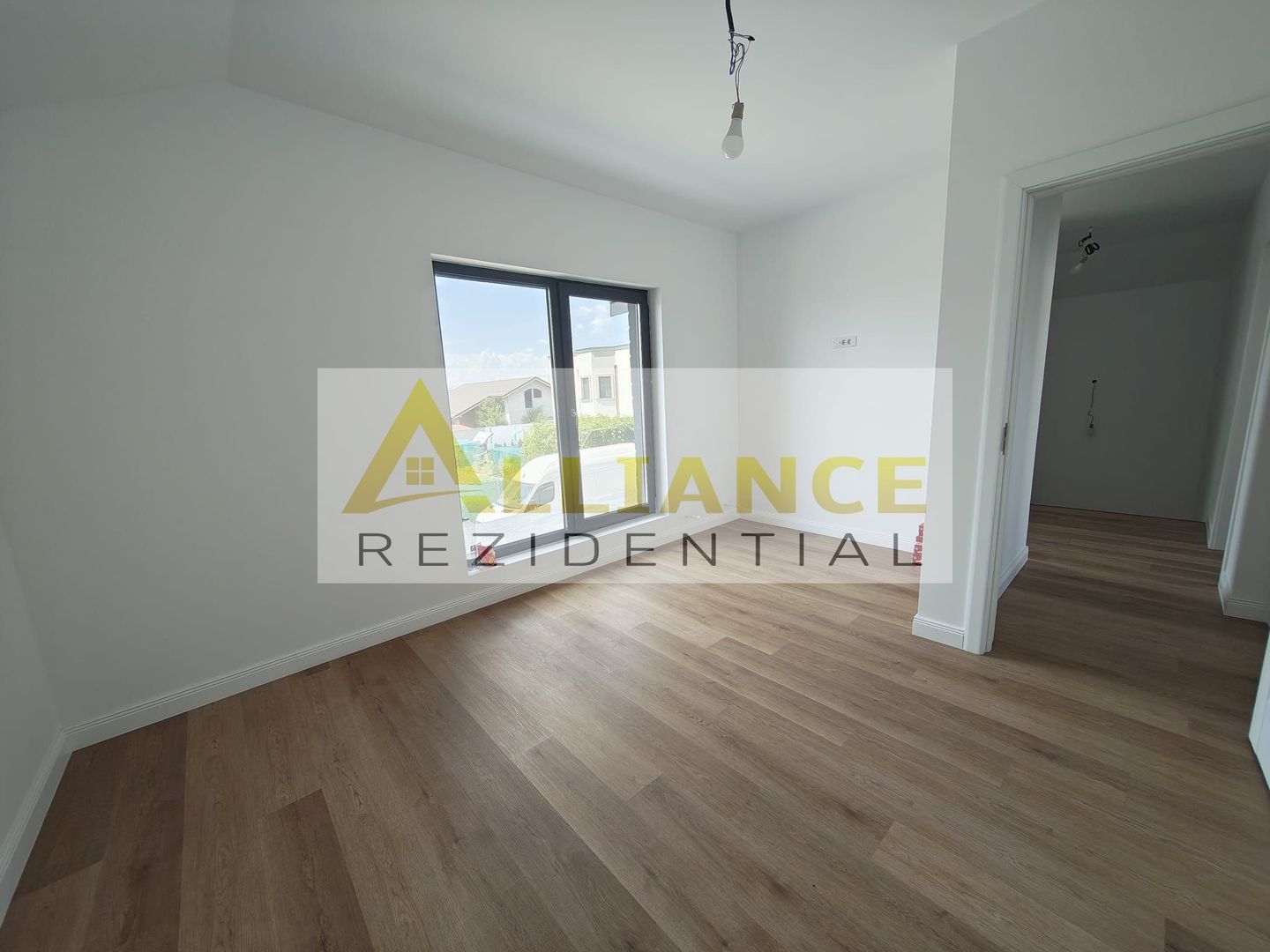 Casa P+M moderna - 4 dormitoare - Str. Aviatorilor - Poză 9