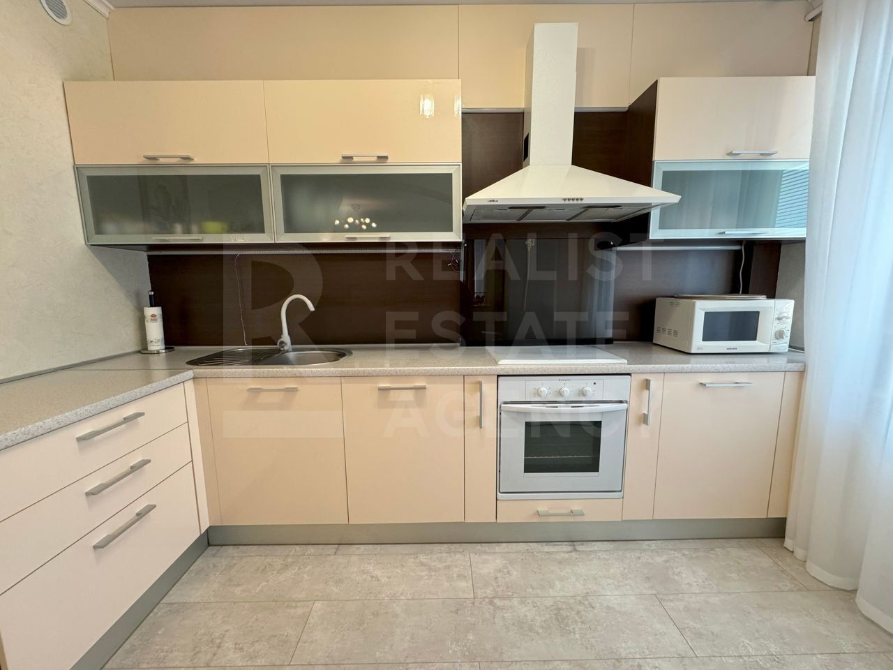 Chirie apartament, 3 camere, str. București, Centru - Poză 4