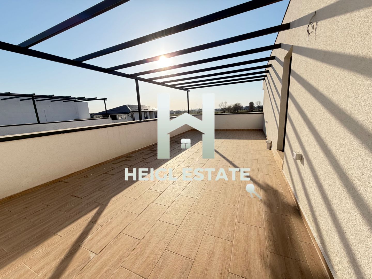 Apartament cu 2 camere si 45 mp terasa in zona Braytim - Poză 1