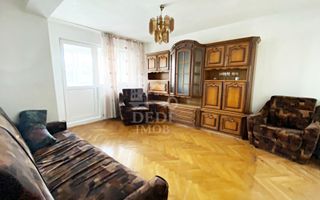 Apartament cu 3 camere de vanzare zona Bulevardul Dacia, Oradea - Poză 1