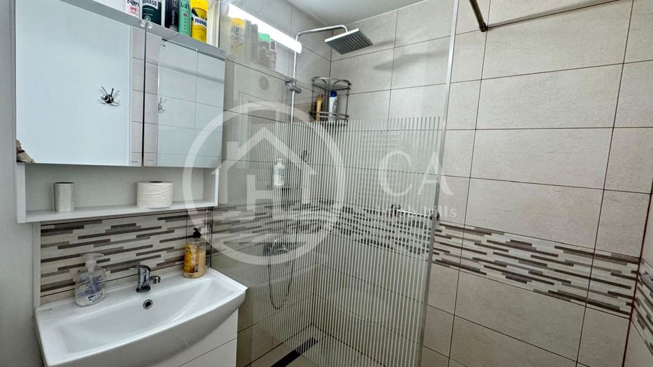 Apartament cu 3 camere de vanzare Str. Banatului Zona  Velenta, Oradea - Poză 11