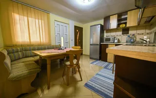 Casă individuală 4 camere 2 garaje 150 mp + anexa și gradina - Poză 11