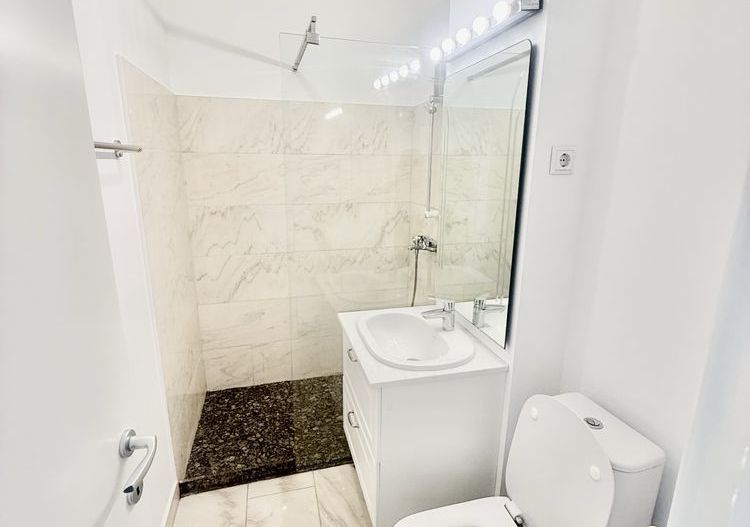 Închiriere Duplex lux 4 camere Unirii, 127mp, terasǎ, vedere Casa Poporului - Poză 4