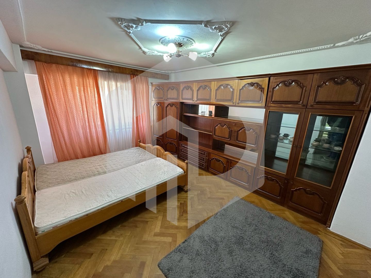 Apartament - 2 Camere - Decomandat - str. Abatorului - Pivnita - Poză 1