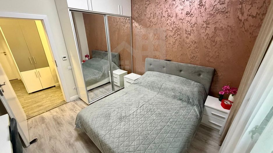 Apartament decomandat deosebit 3 camere 2 bai bloc 2020 cu parcare - Poză 8