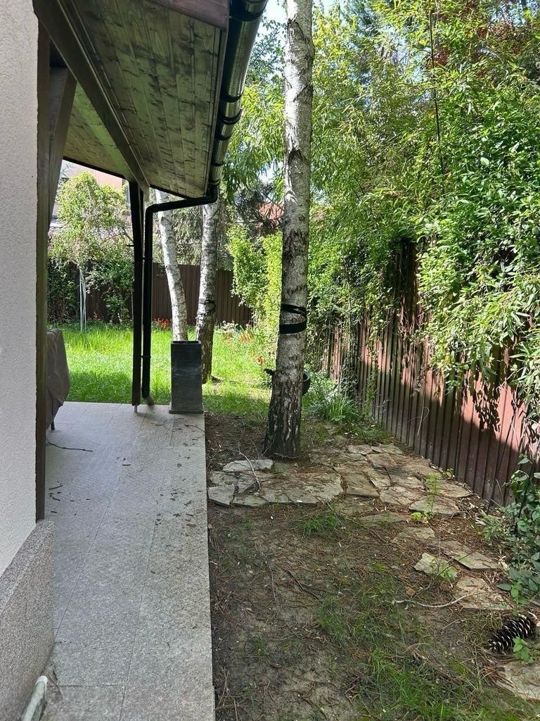 Casa cu 5 camere si garaj - la 100 ml distanta de lacul Grivita - Poză 9