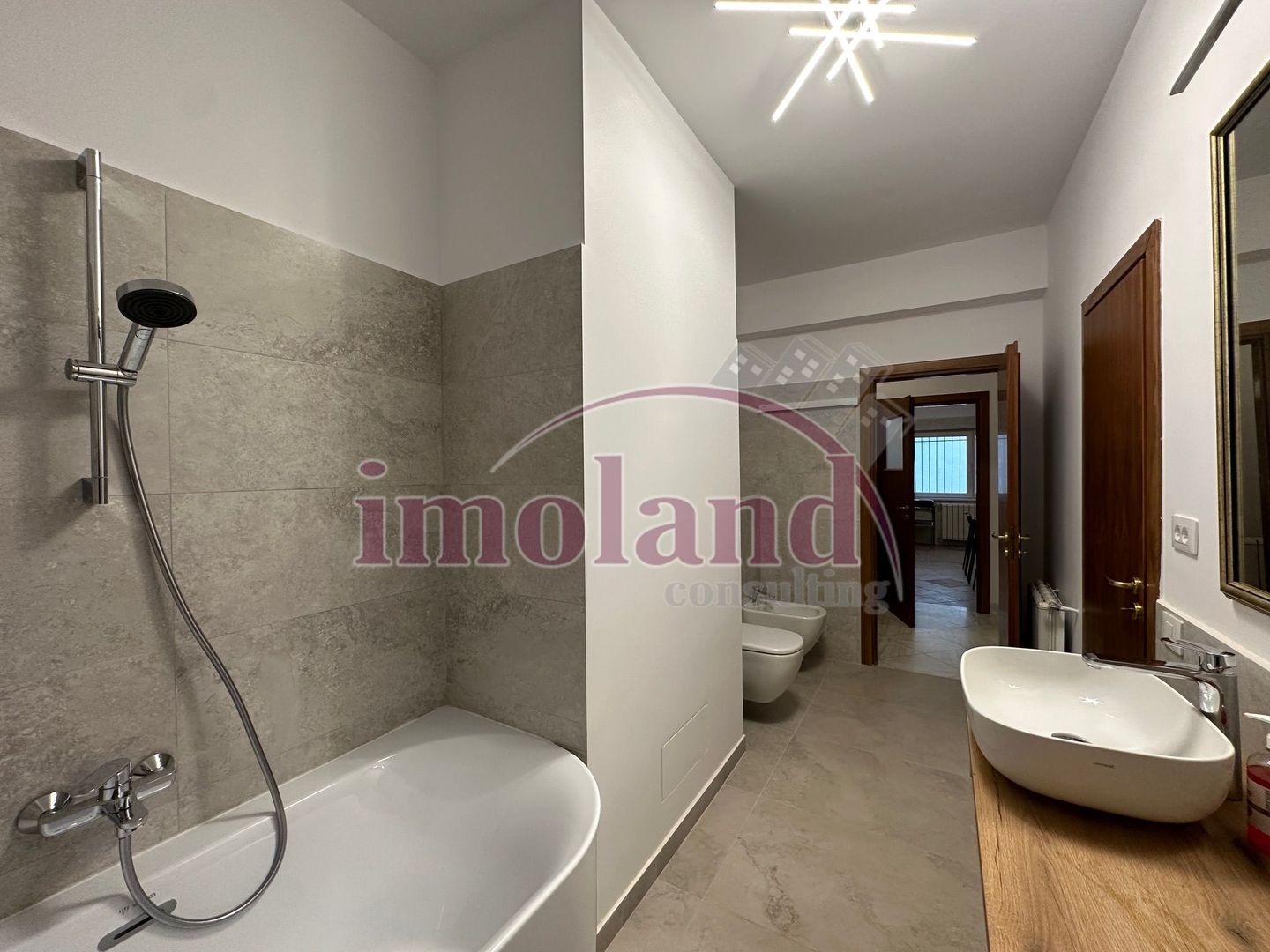Inchiriere - Apartament Renovat Integral - Primaverii - Poză 10