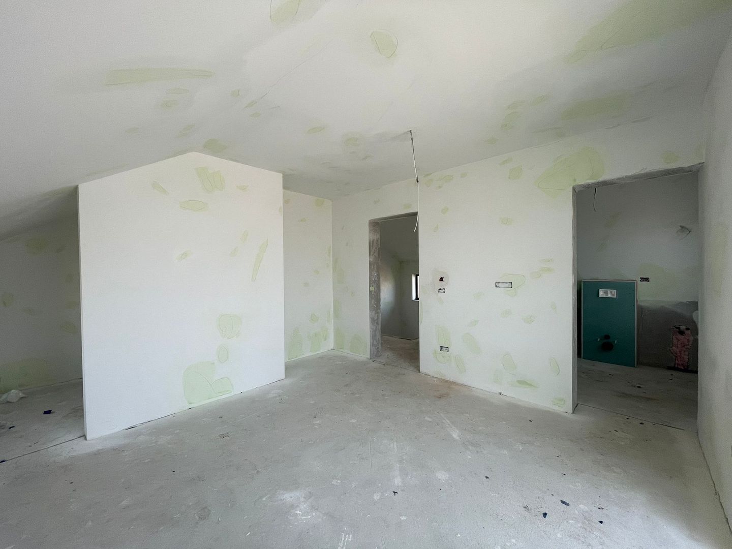 Casă individuală cu garaj-Moșnița Veche - Poză 10